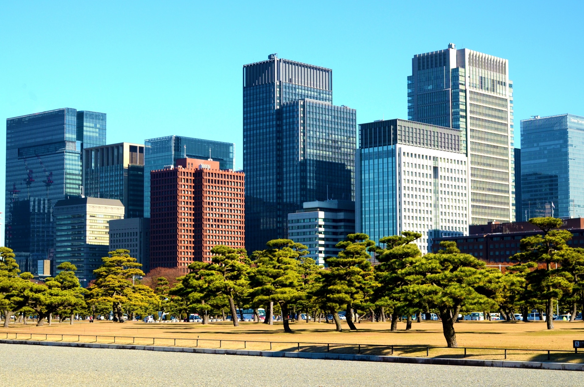 東京と大阪の主要なエリアのレンタルオフィスの相場