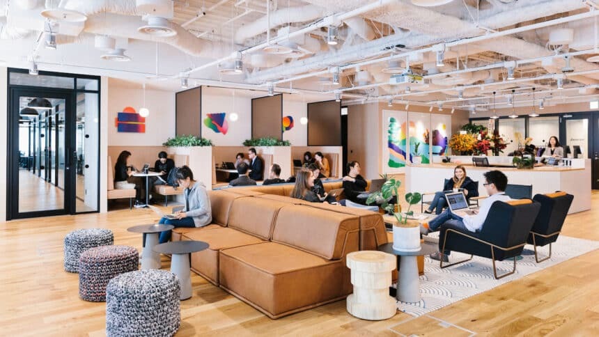 WeWork丸の内北口